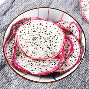 Organic Dragonfruit Powder Perfect for Brightening Smoothies and Drinks