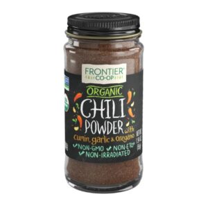 Frontier Organic Chili Powder bottle, showcasing the blend of chili peppers, cumin, and garlic.